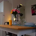 Appartement équipé En Hyper-centre Avec Parking Privé Et Gratuit - Vue Sur La Et Château De